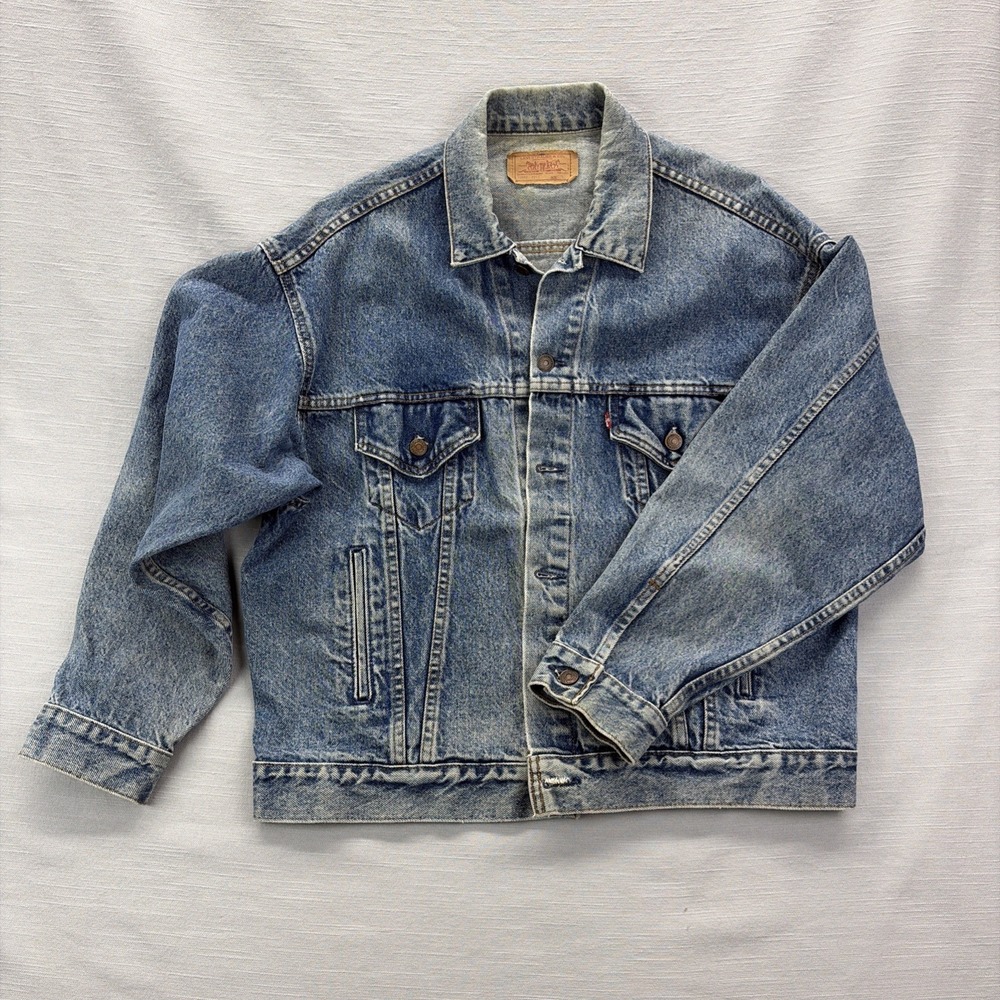 Vintage Levi's 70507 Denim Trucker Jacket USA Made Size L 23x27 Red Tab